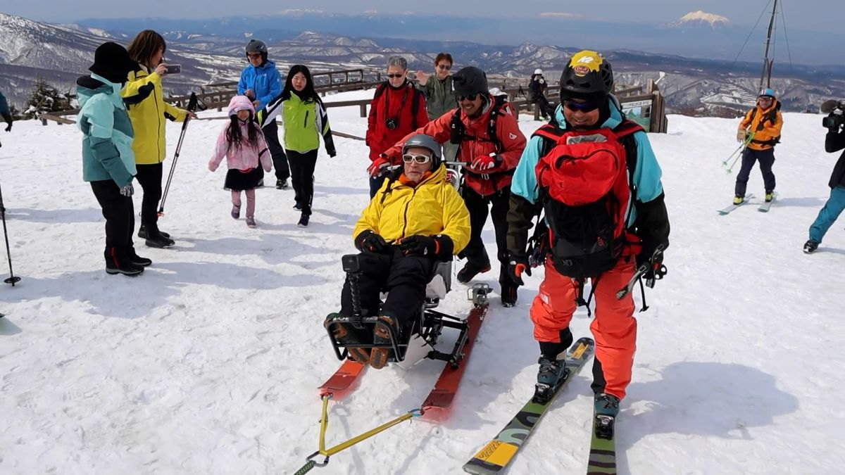 Před 11 lety vylezl jako nejstarší muž na Everest a rekord drží dodnes. V 91 letech stále lyžuje