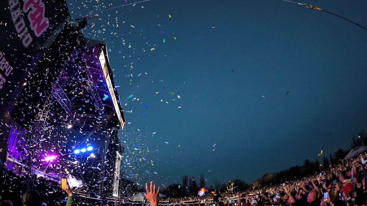 Po 2,5 hodině čekání v koloně Hradecký Majáles vzdali