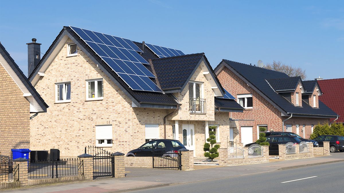 Zájem o fotovoltaiku přes změnu podmínek vzrostl, stát rozdělí dotace za čtvrt miliardy