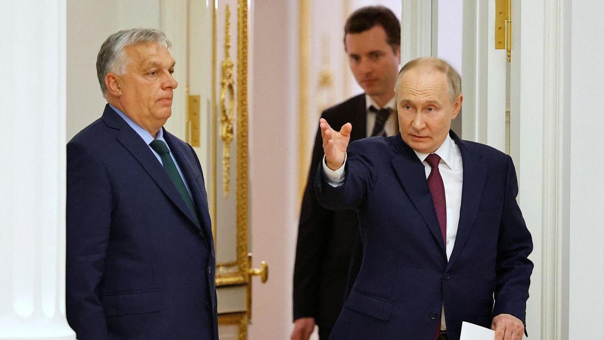 FOTO: Úsměvy i kamenné tváře. Orbán přijel za Putinem