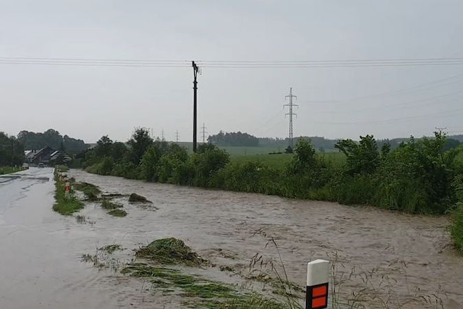 Nedělní záplavy v Pardubickém kraji a na Tachovsku