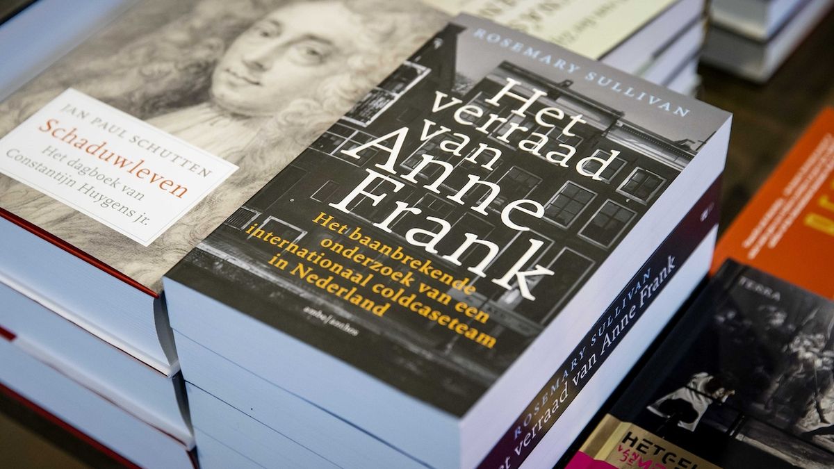 Zradil Annu Frankovou opravdu židovský notář? Nakladatelství se za knihu omluvilo