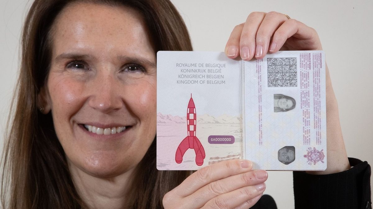 Belgičané dostanou nové pasy. Budou v nich Šmoulové i Tintin