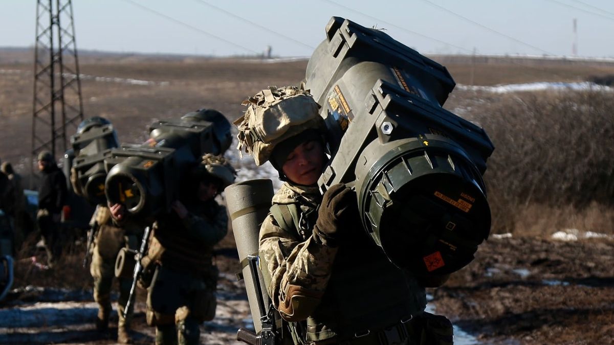 Ukrajinští vojáci cvičili na Donbasu s nově dodanými střelami NLAW