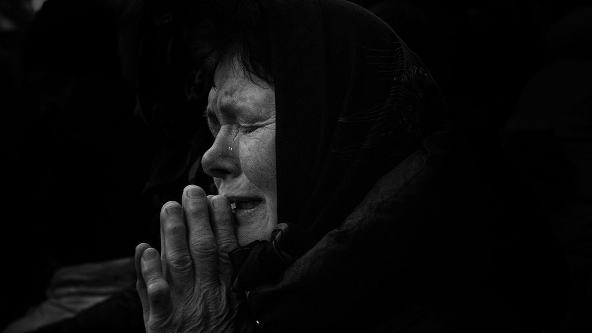 FOTO: Pohřeb vojáků ve Lvově a destrukce měst