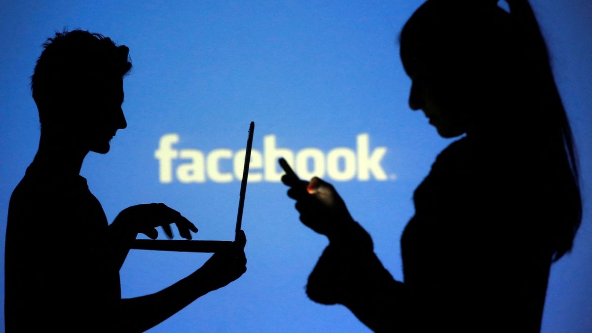 Facebook a Instagram postihl masivní výpadek