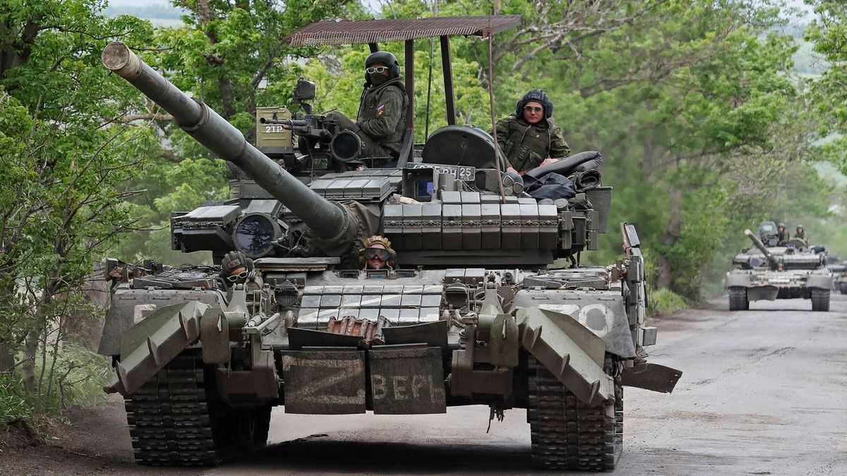 Rusko přesouvá z Krymu vojáky a techniku do Záporoží