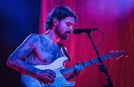 Simon Neil, kytarista a zpěvák skupiny Biffy Clyro.
