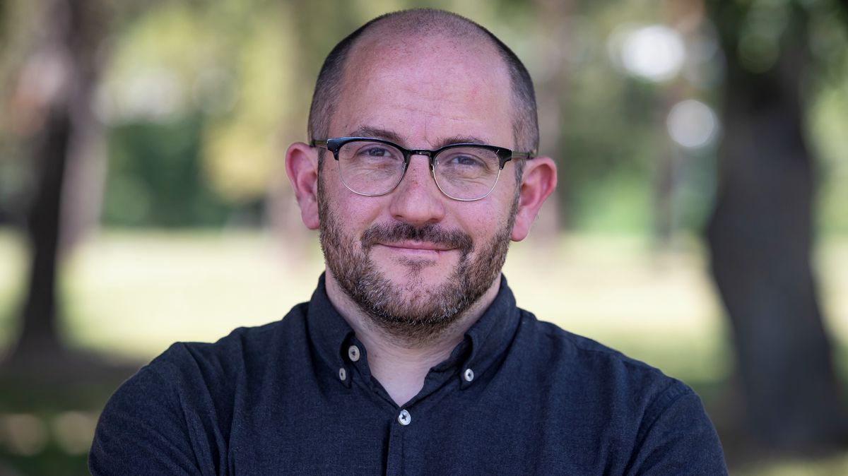 O stovkách miliard rozhoduje pár lidí. Analytické týmy státu jsou často poddimenzované, varuje odborník