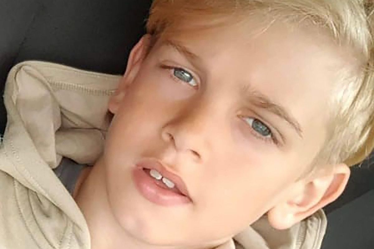 Britský chlapec v kómatu byl po verdiktu soudu odpojen od přístrojů a zemřel