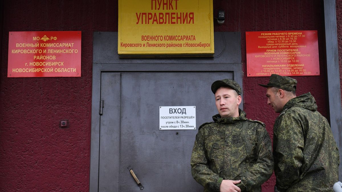 Nikam nepojedu. Mladý Rus u odvodu postřelil vojenského komisaře