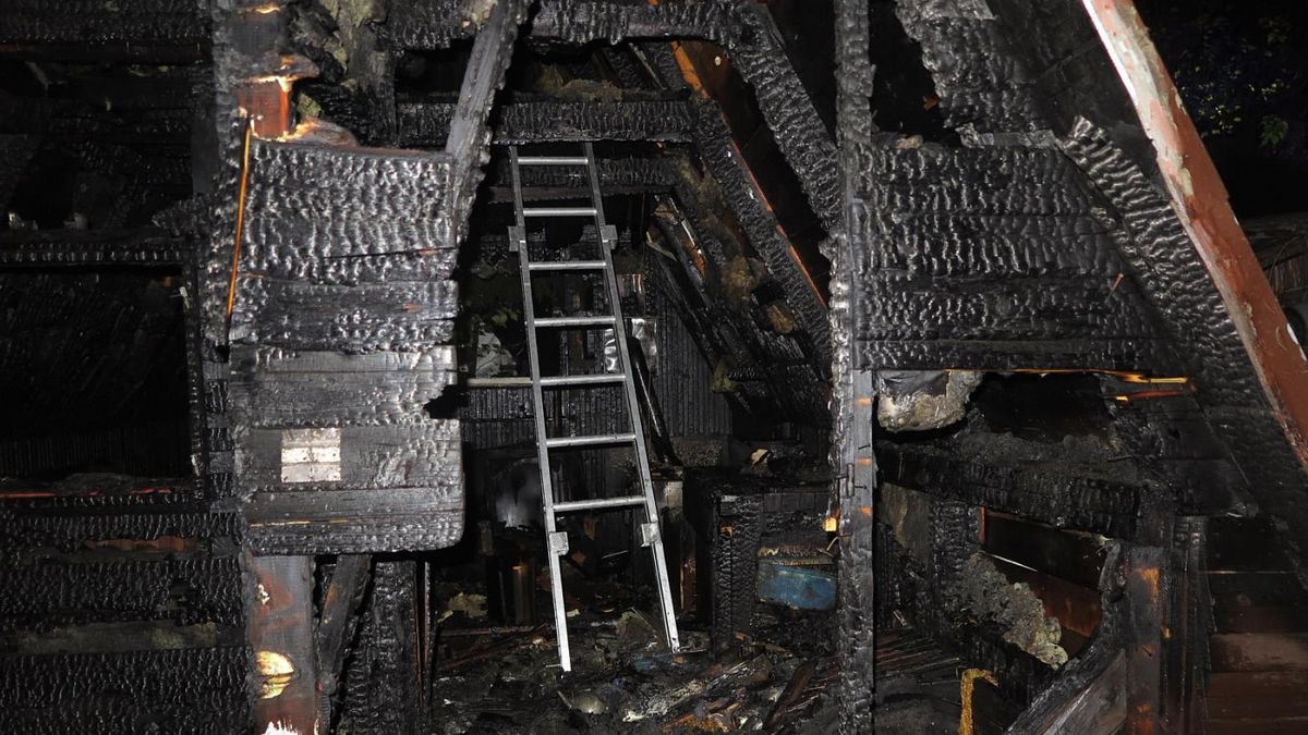 Ve vyhořelé chatě na Olomoucku našli mrtvolu