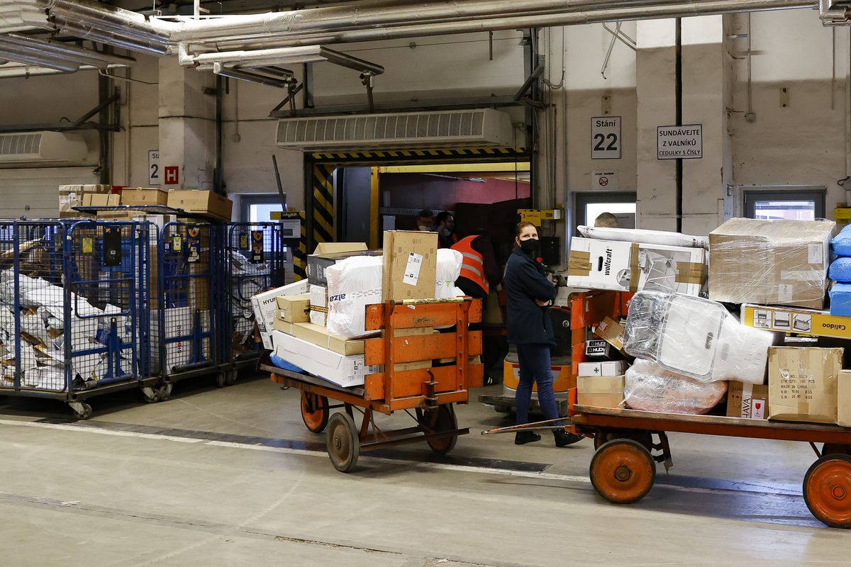 Miliardové daňové úniky. Na děravý systém doplácejí i české e-shopy