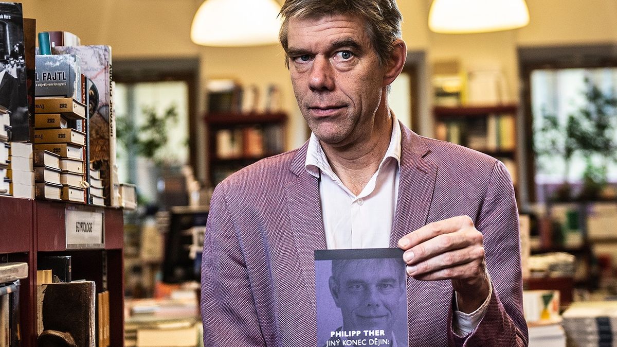 Zvládají jen krize, co sami vytvořili, říká Philipp Ther o pravicových populistech na Západě i na Východě