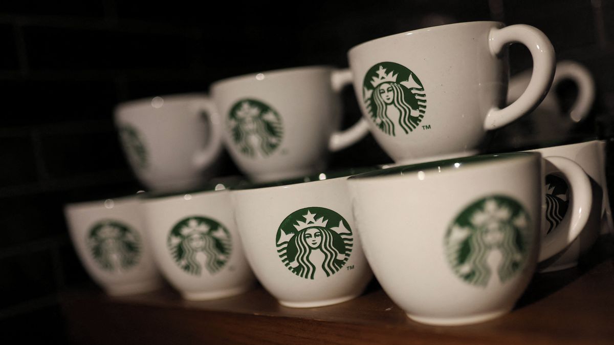 Starbucks closes stores across North America in turnaround effort