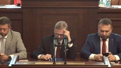 Poslanci opět řeší korespondenční volbu