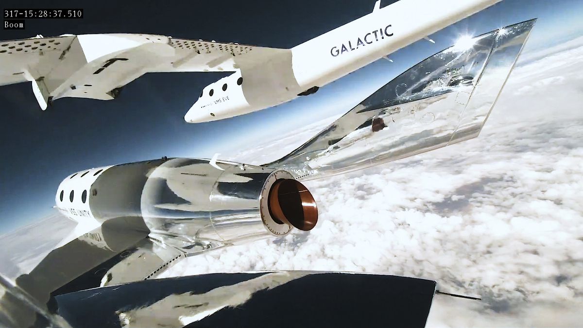 Virgin Galactic dokončila svůj první vesmírný komerční let