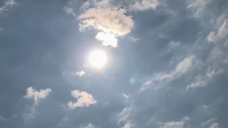 Ve čtvrtek mohou teploty atakovat 40 stupňů. Pak Česko aspoň trochu ochladí bouřky