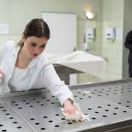 Kriminálka Anděl. Na pitevně pracuje Pavla Gajdošíková.