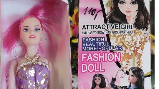 Ministerstvo varuje kvůli ftalátům před plastovou panenkou typu Barbie z Číny
