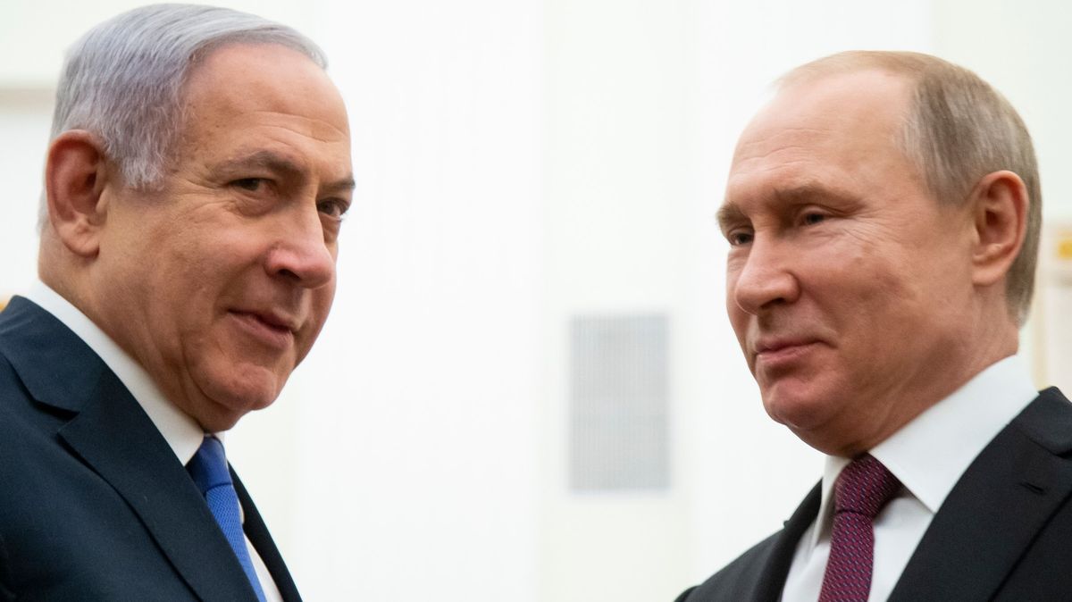 Putin školil Netanjahua: Myslete na civilisty