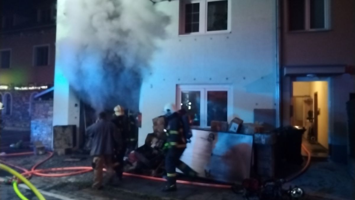 V Olomouci hořel dům, dva lidé se zranili