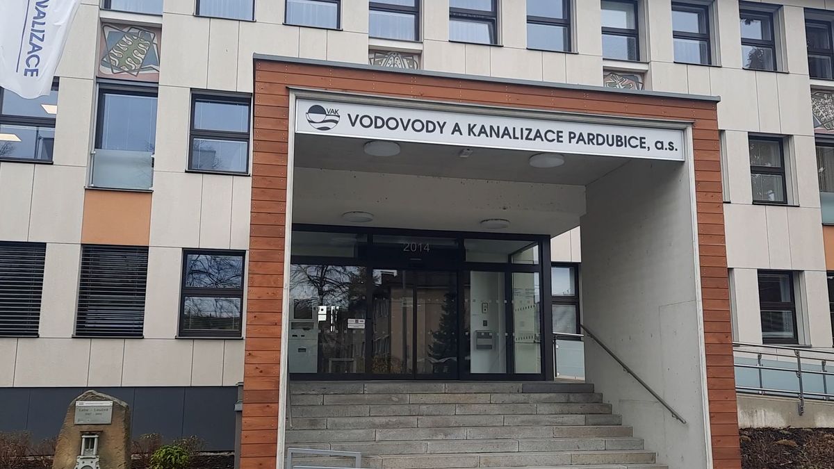 Žalobkyně bude večer rozhodovat o návrzích na vazby v pardubické kauze