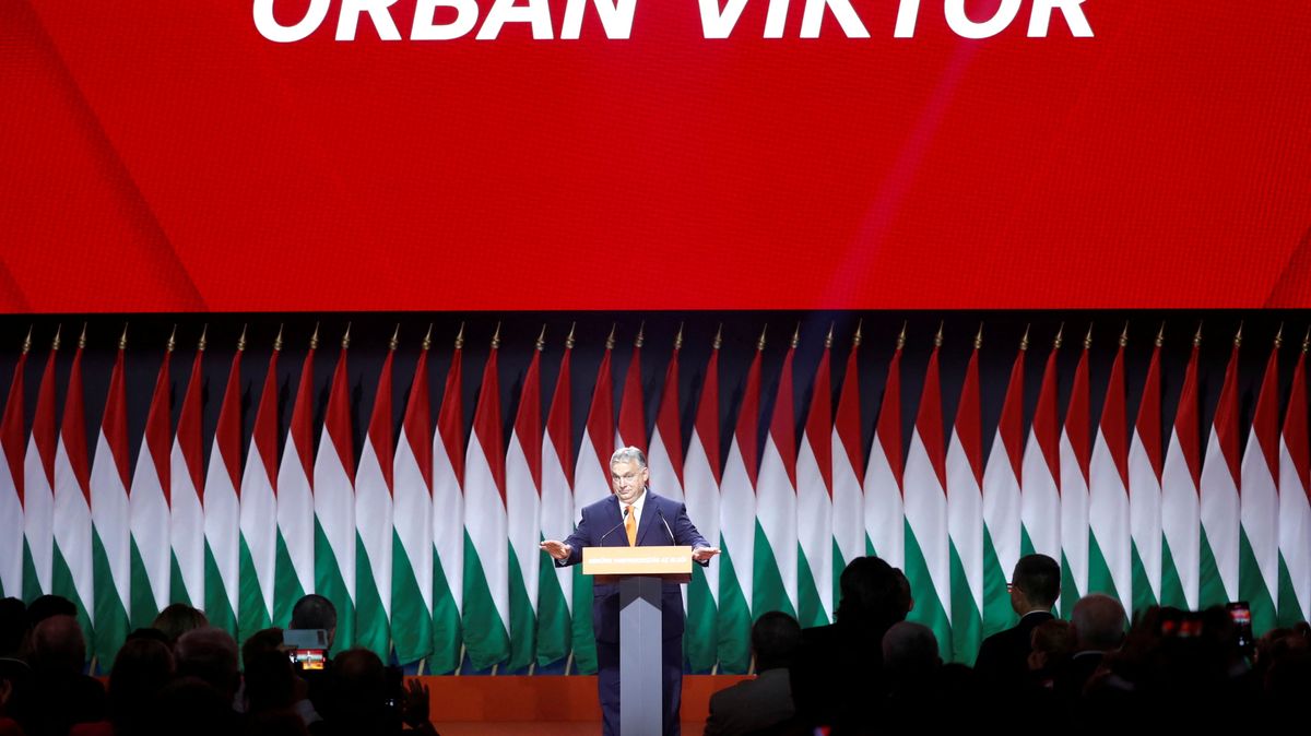 Ukrajina je od EU vzdálena světelné roky, hřímal Orbán na sjezdu své strany