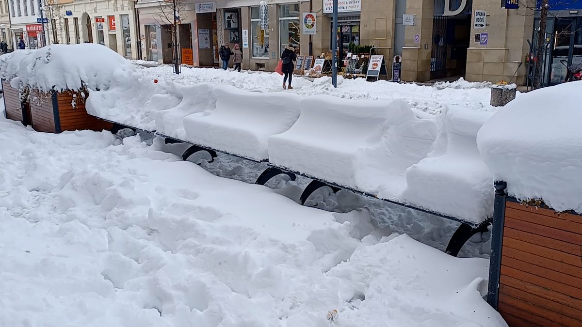 Z velkých měst to nejvíc schytaly České Budějovice, hlásí nejvíc sněhu za desítky let