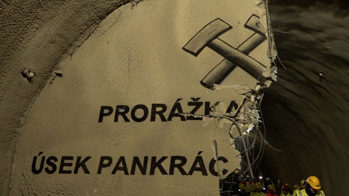 Praha hospodařila s přebytkem skoro 30 miliard korun
