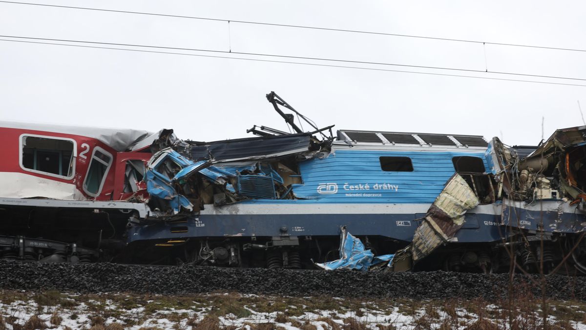 Na železniční trati na Karvinsku byl po tragické nehodě částečně obnoven provoz
