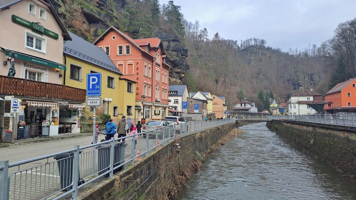 Turistů v Českém Švýcarsku přibývá, tvrdí statistici. Podnikatelé to vidí jinak