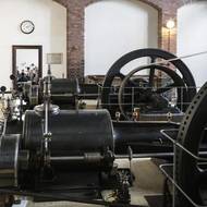 Původní parní stroje jsou funkční a několikrát do roka se dají do pohybu.