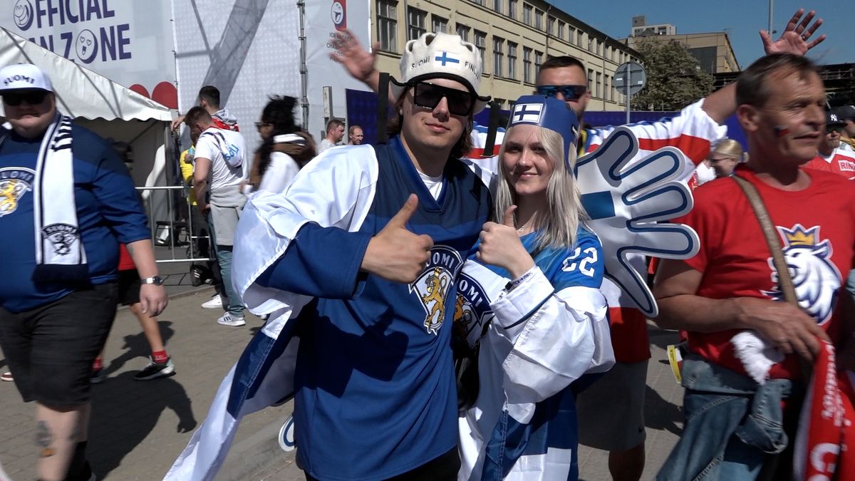 Levné pivo, skvělá atmosféra, chválí zahraniční fanoušci hokejový šampionát