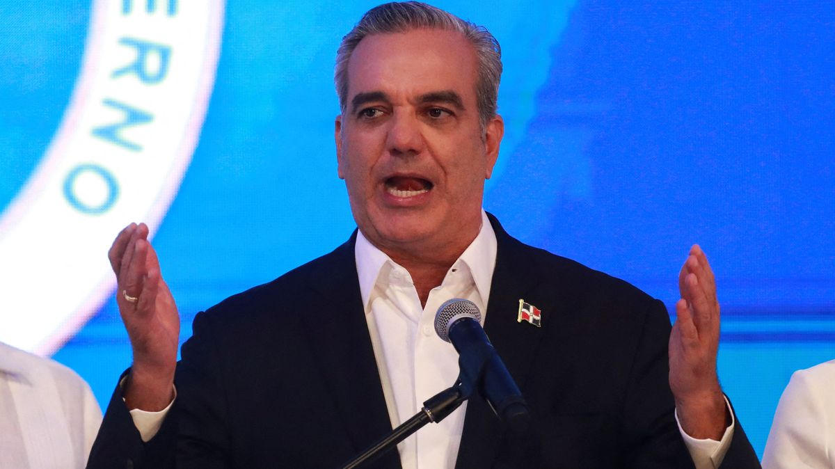 Prezident Dominikánské republiky Abinader ve volbách jasně vede