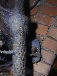 Původní potrubí v čistírně.