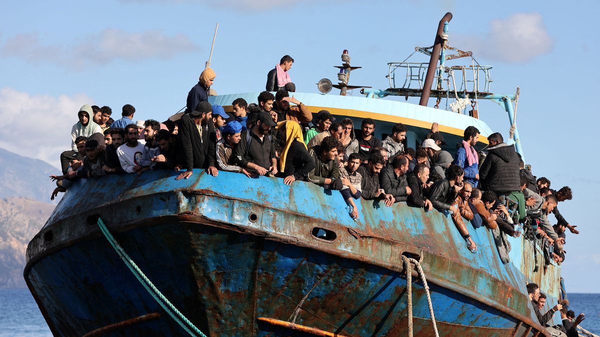 Evropa je bezmocná, nápor běženců nová pravidla nezastaví, tvrdí experti