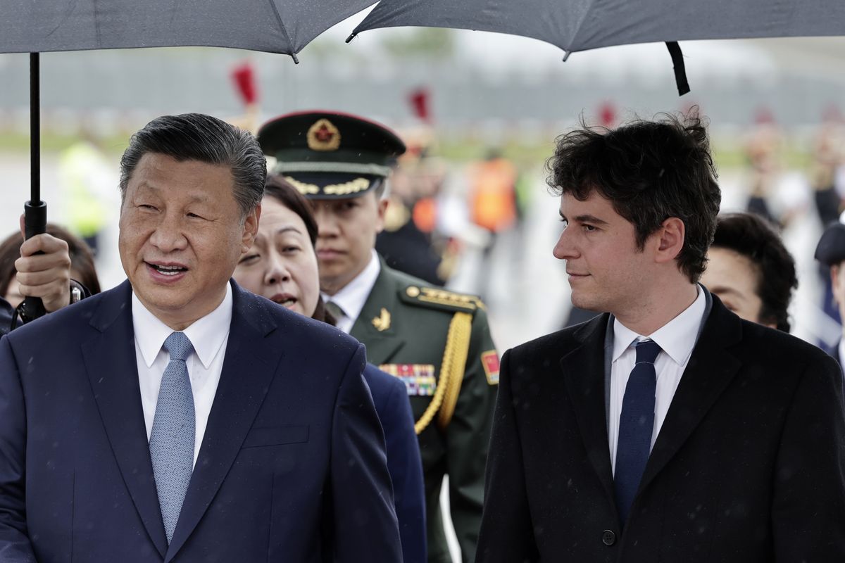 Čínský prezident Si přiletěl do Paříže