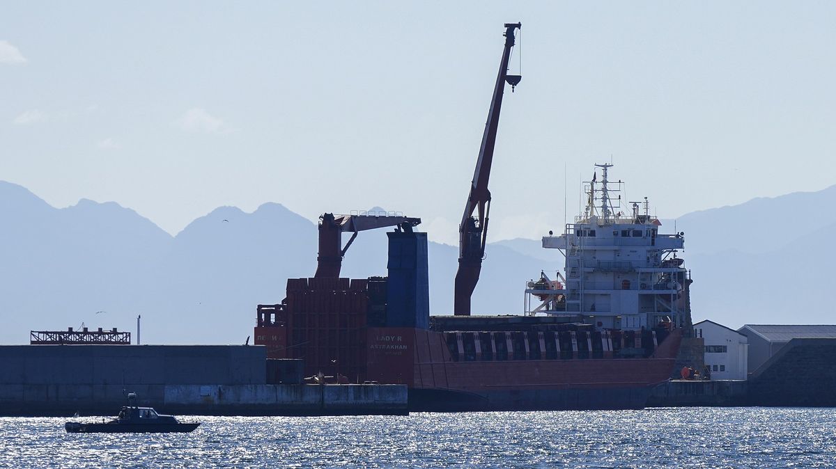 Ruská loď dorazila do KLDR pro další zbraně