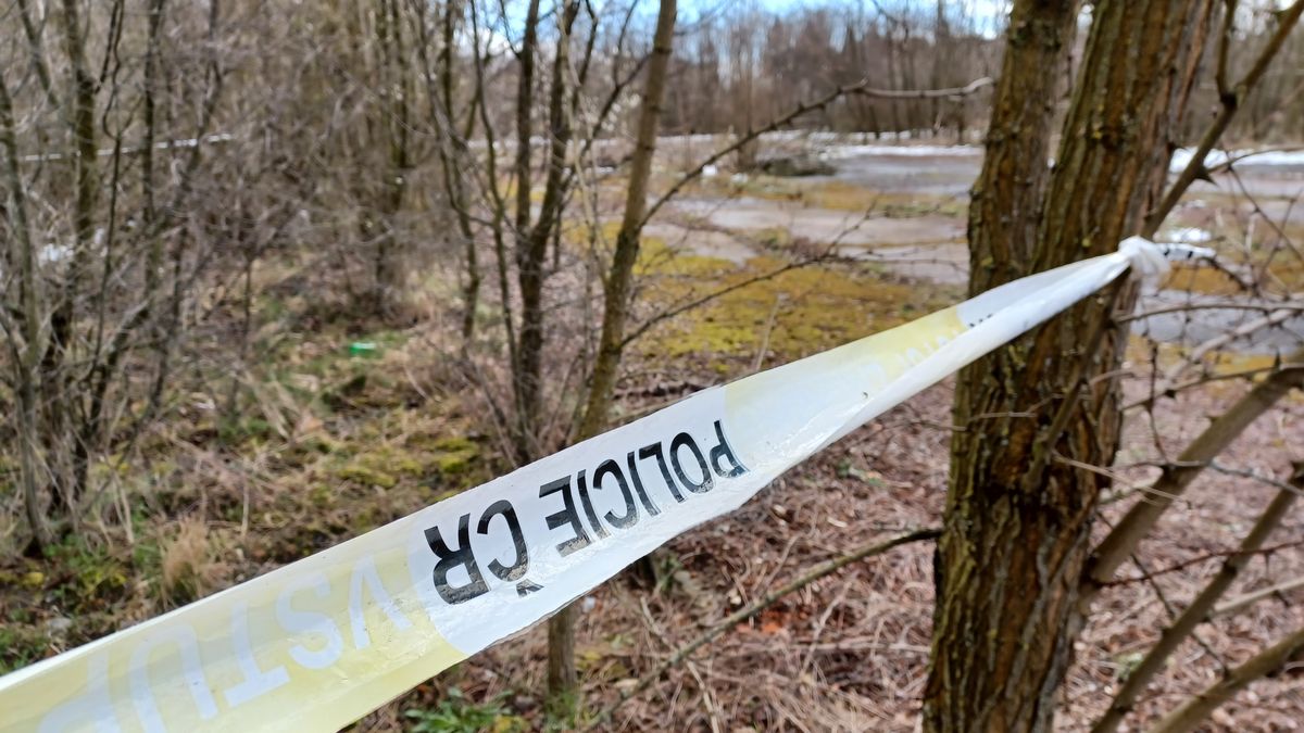 Kauza zamořených Milovic azbestem: pět obviněných, z toho tři úředníci