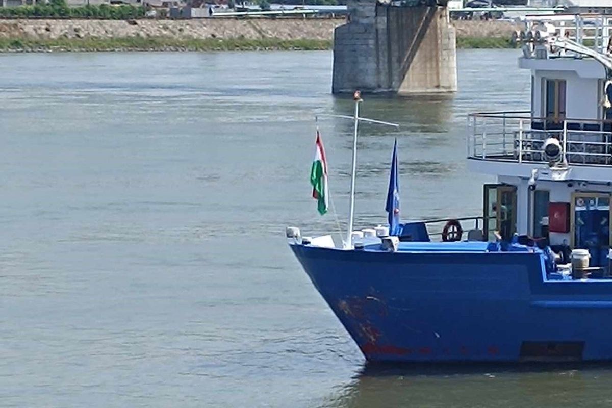 Srážka lodí na Dunaji. Dva mrtví, pět lidí se pohřešuje