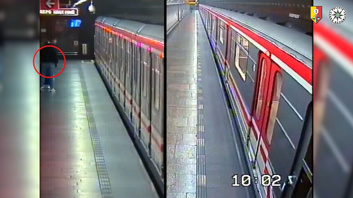 Soka v pražském metru zastrašil pistolí, policie hledá dvojici z videa