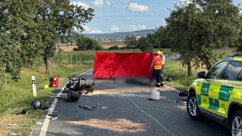 Čelní střet motorkářů na Plzeňsku. Jeden nehodu nepřežil