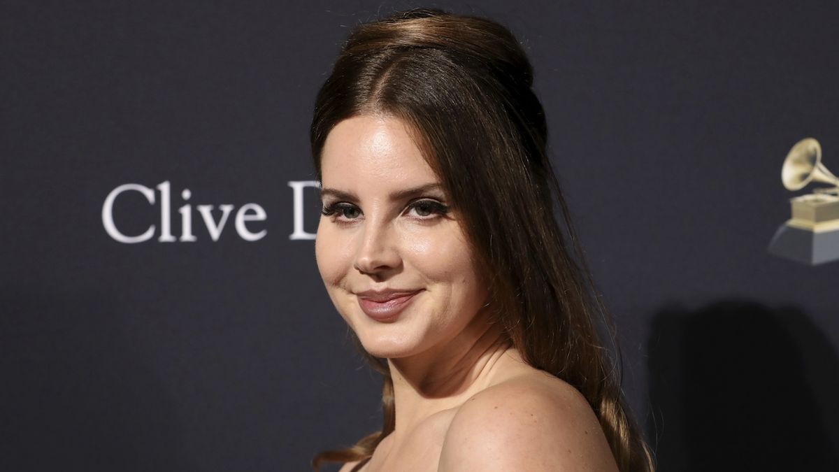 Lana Del Rey proti využívání sexu. Je z toho ale obvinění z rasismu