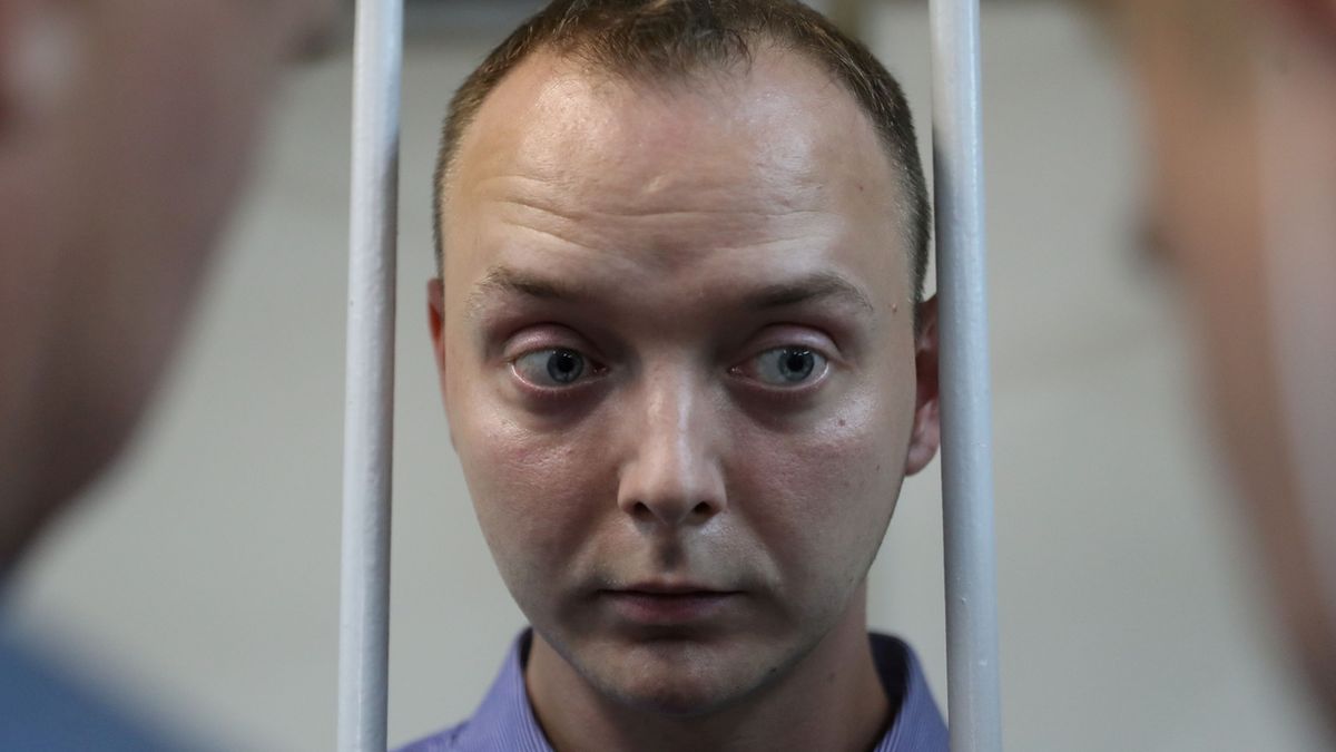 Ruská prokuratura chce 24 let vězení pro novináře Safronova, který měl donášet Čechům