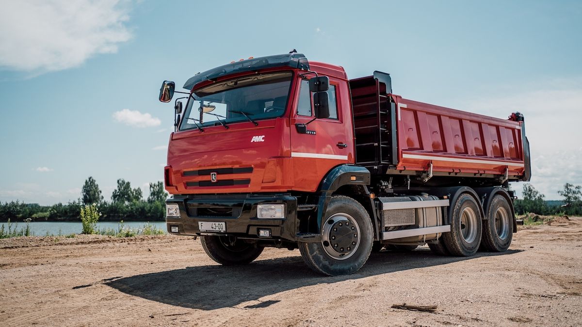V Rusku zkolaboval trh s těžkými vozy. Kamaz zkracuje pracovní týden