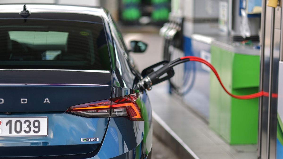 Mají auta na CNG ještě smysl? Náklady na palivo se blíží benzínu, ale stále jsou nižší