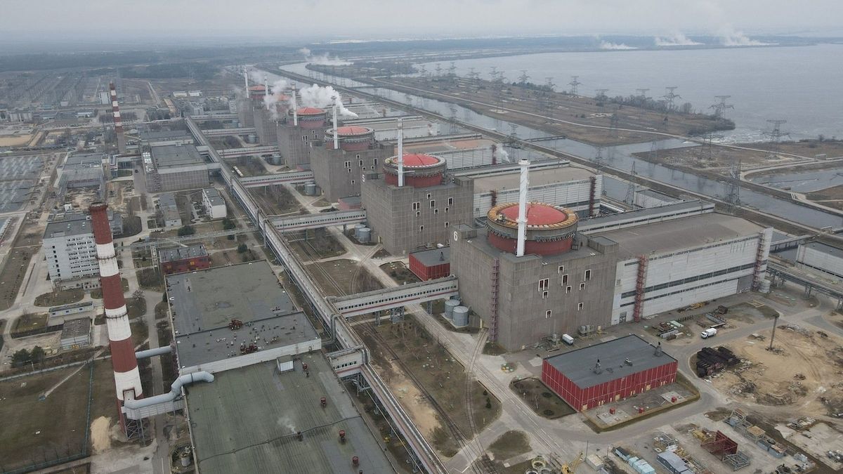 Elektrárna v Záporoží je opět připojena k ukrajinské rozvodné síti, uvedla MAAE