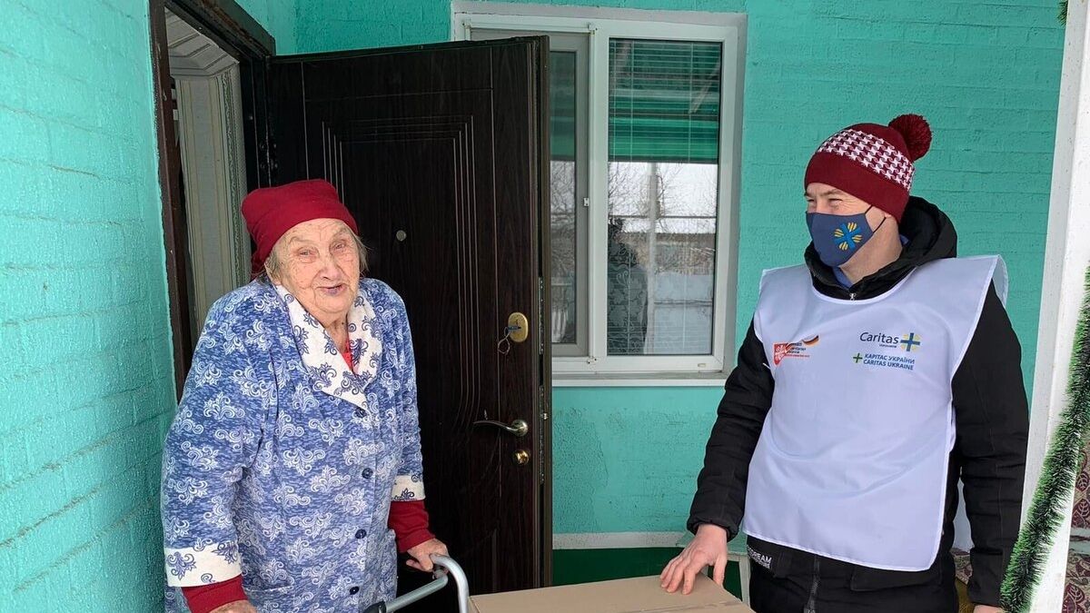 Charity vyhlašují sbírky na pomoc Ukrajině
