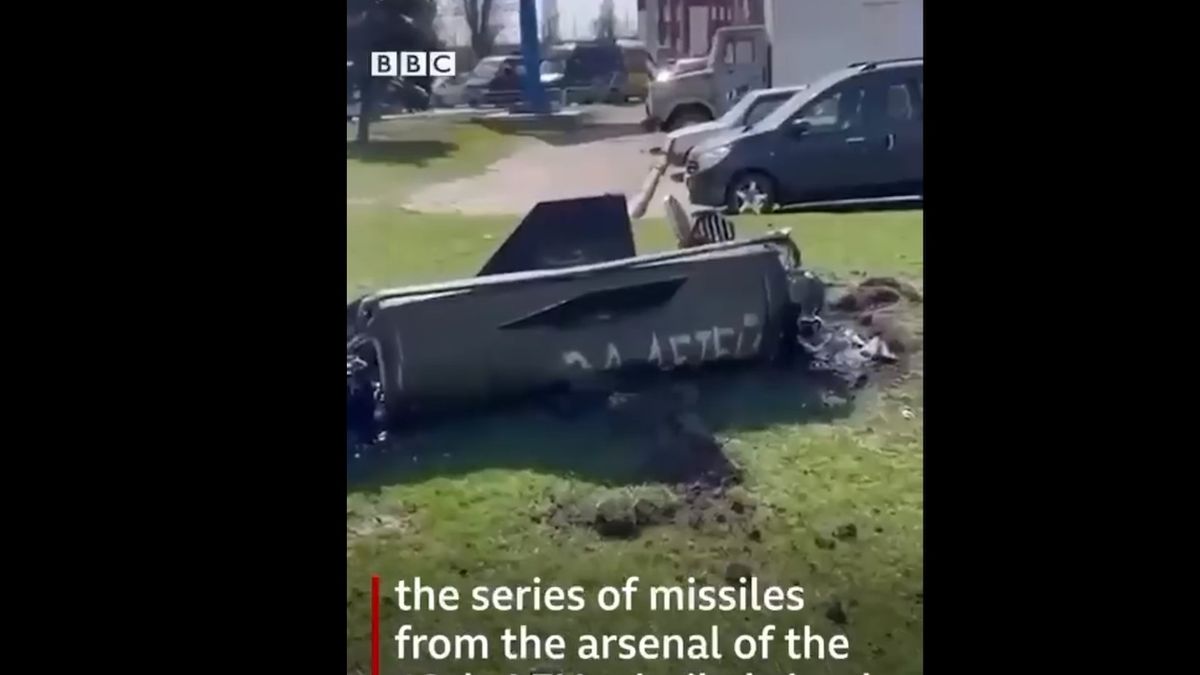 Ruská televize vysílá průhledně zfalšovanou reportáž BBC o Kramatorsku